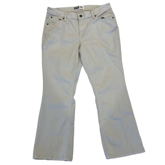 Levi’s Signature Women’s Low Rise Boot Cut Stretch Jeans Size 12 - Picture 2 of 11